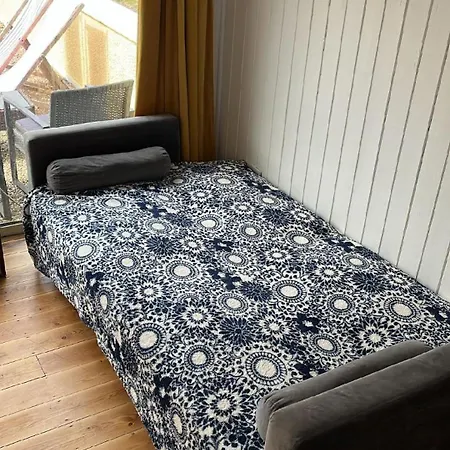 Mo's Apartment *